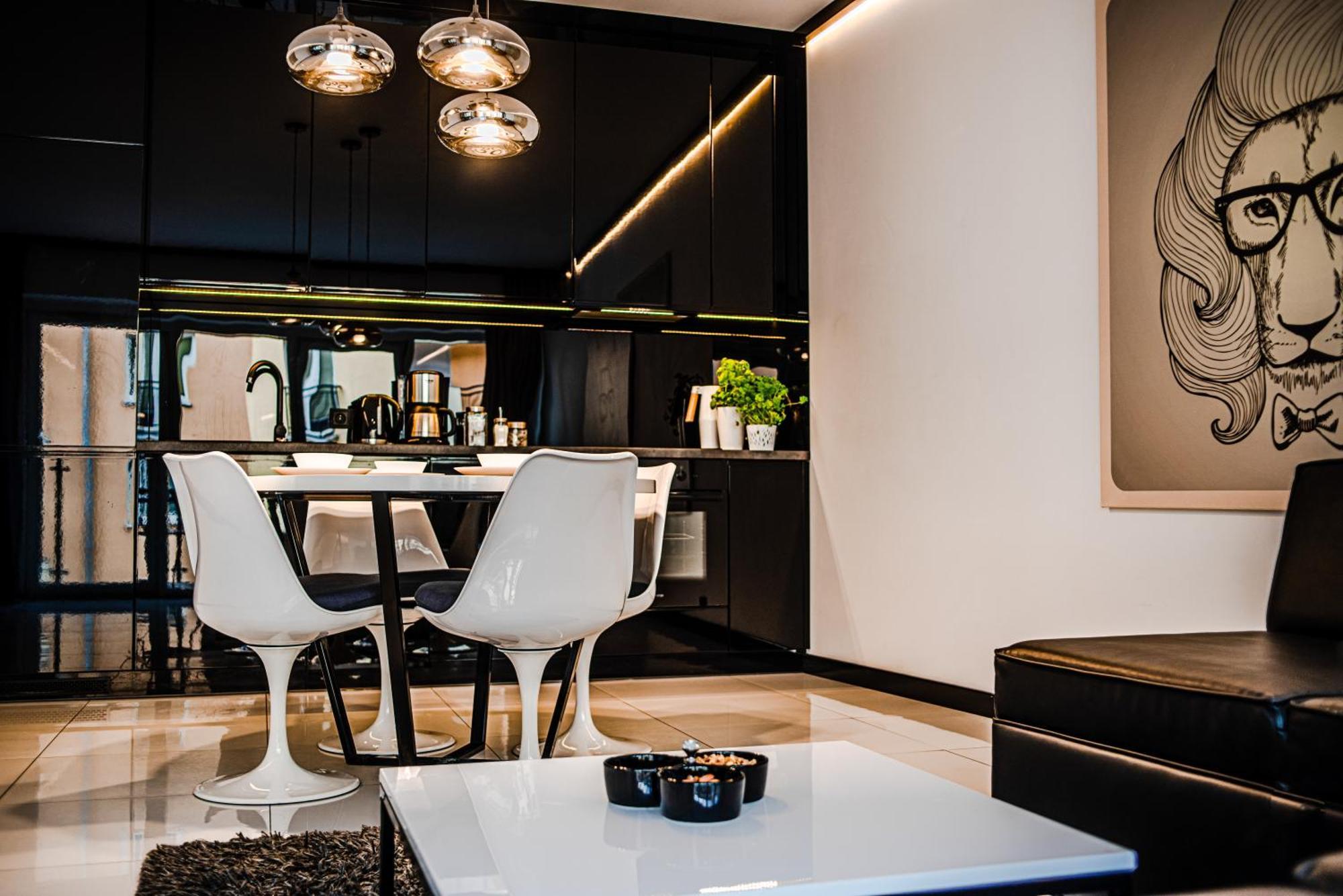 Apartamenty Homely Place Serce Poznania - Stary Rynek - Parking Apartamento